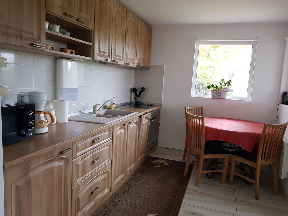 Casa Elis Piscina, Jacuzzy , Sauna, Ciubar Merei Exteriér fotografie