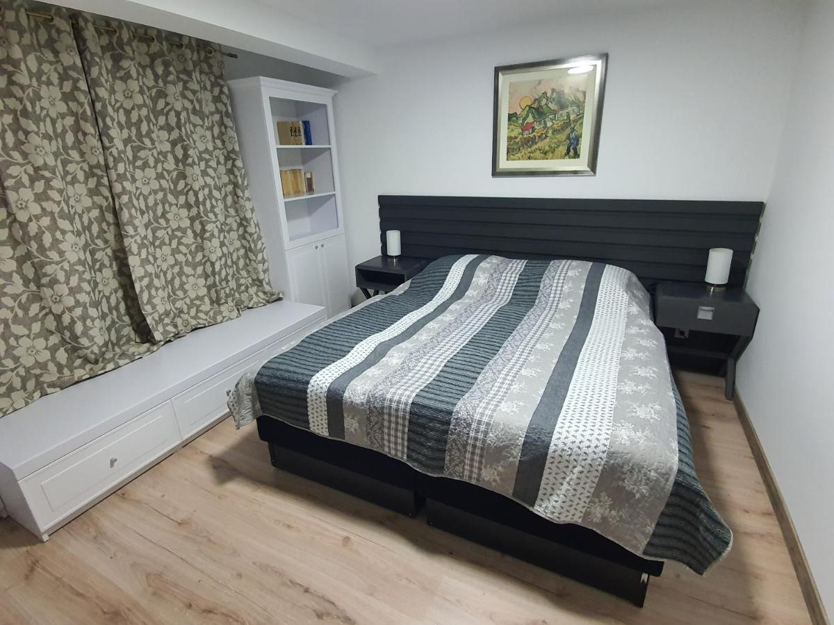 Casa Elis Piscina, Jacuzzy , Sauna, Ciubar Merei Exteriér fotografie