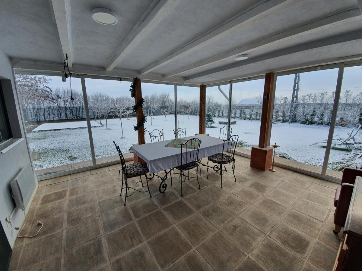 Casa Elis Piscina, Jacuzzy , Sauna, Ciubar Merei Exteriér fotografie