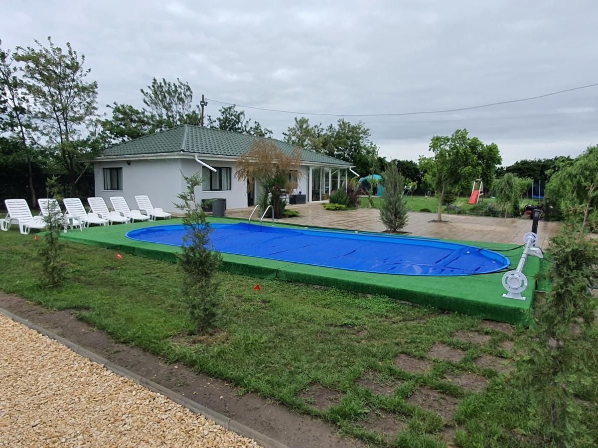Casa Elis Piscina, Jacuzzy , Sauna, Ciubar Merei Exteriér fotografie