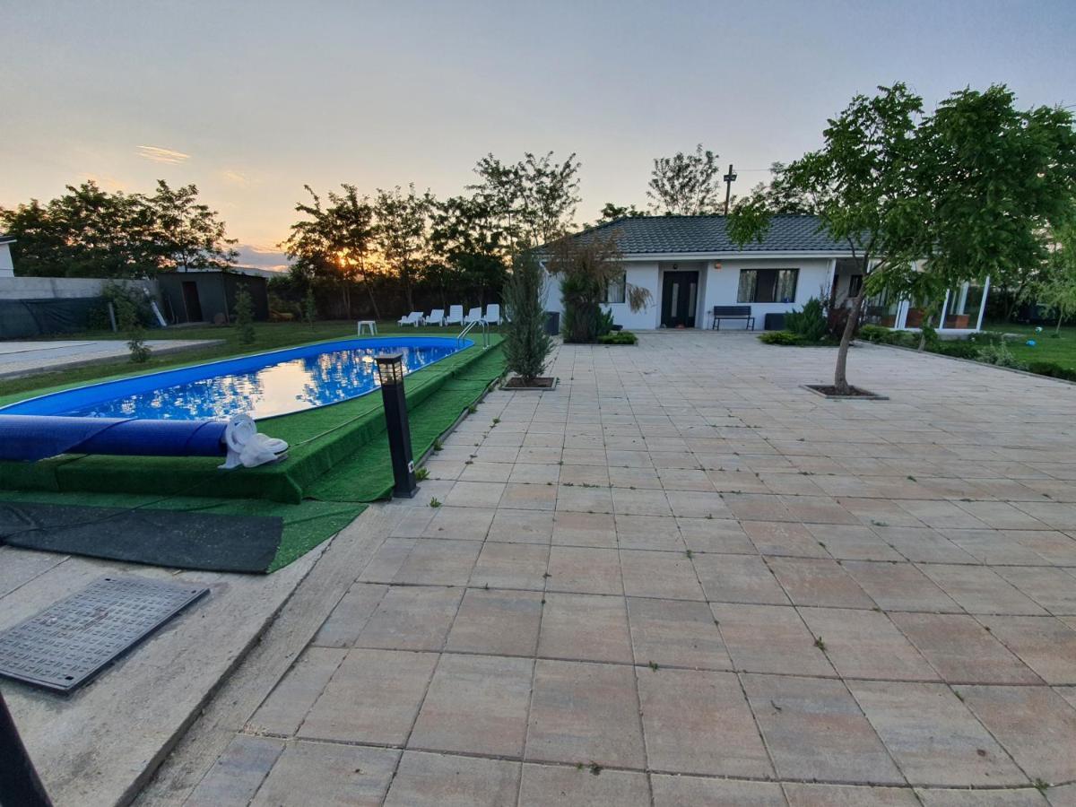 Casa Elis Piscina, Jacuzzy , Sauna, Ciubar Merei Exteriér fotografie