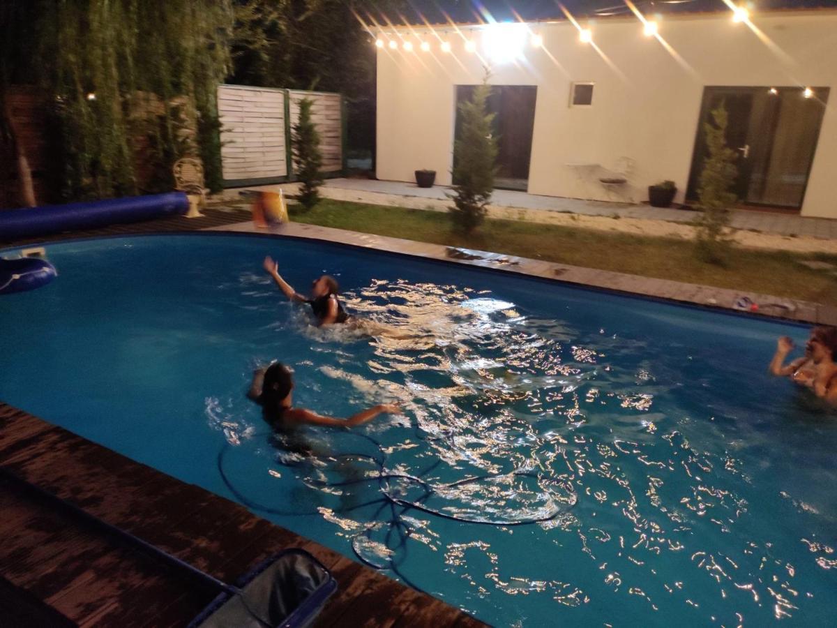 Casa Elis Piscina, Jacuzzy , Sauna, Ciubar Merei Exteriér fotografie