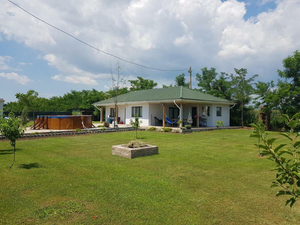 Casa Elis Piscina, Jacuzzy , Sauna, Ciubar Merei Exteriér fotografie