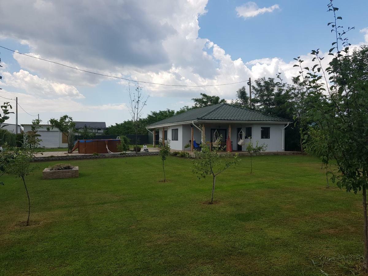 Casa Elis Piscina, Jacuzzy , Sauna, Ciubar Merei Exteriér fotografie