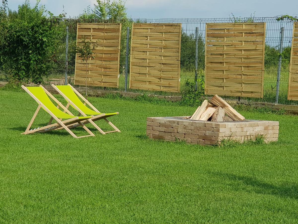 Casa Elis Piscina, Jacuzzy , Sauna, Ciubar Merei Exteriér fotografie